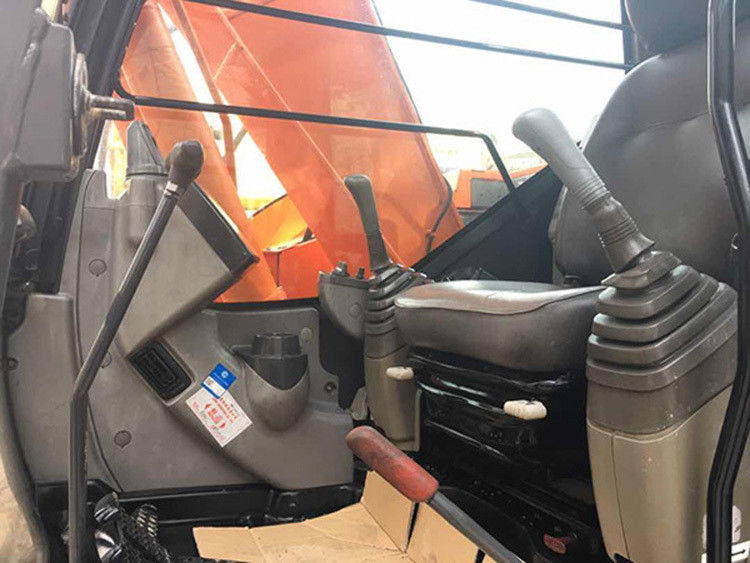 HITACHI 135 Gebrauchtbagger mit 13,2 Tonnen ist zum Verkauf/Hitachi 135 Gebrauchtbagger