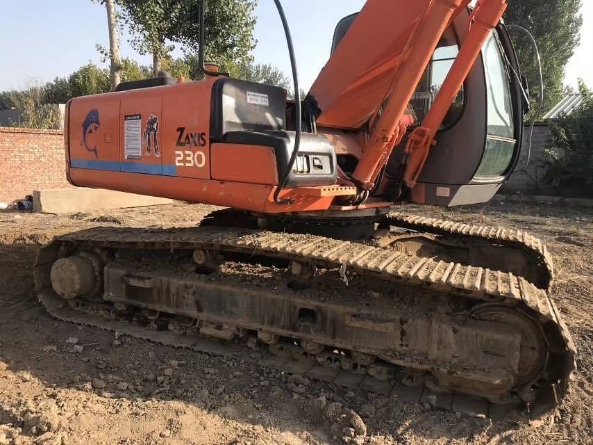 Hitachi Warmverkauf Zweithand Japan Herkunft HITACHI ZX260 Crawler Bagger Billiger Preis Gebraucht Kette Bagger