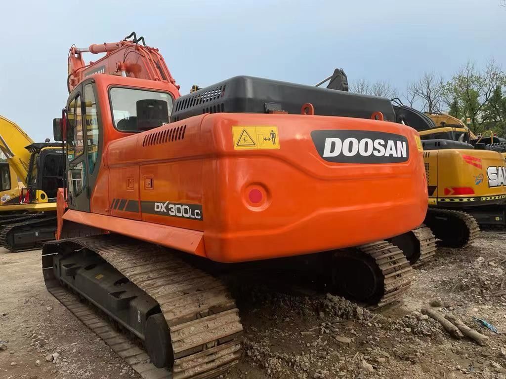 Doosan DX300LC, Doosan DX300 DH300, Doosan DX300 Japan sind zum Verkauf.