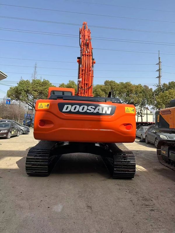 Originalfarbe und Zustand Gebrauchtbagger Doosan DX225LC zum Verkauf