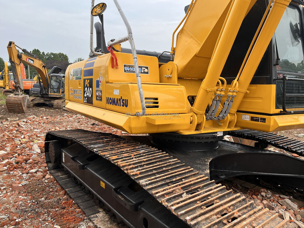KOMATSU 240-8LC Gebrauchtbagger in gutem Zustand 24000KG Baustoffläden