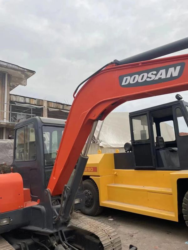 Original gebraucht Doushan DH55 Bagger ist in gutem Zustand stark und einfach zu warten