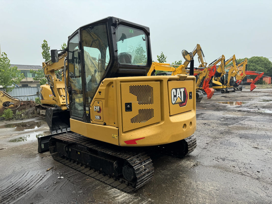 Gebrauchtes Krabblerbagger CAT306/Originalmotor in Japan gefertigt