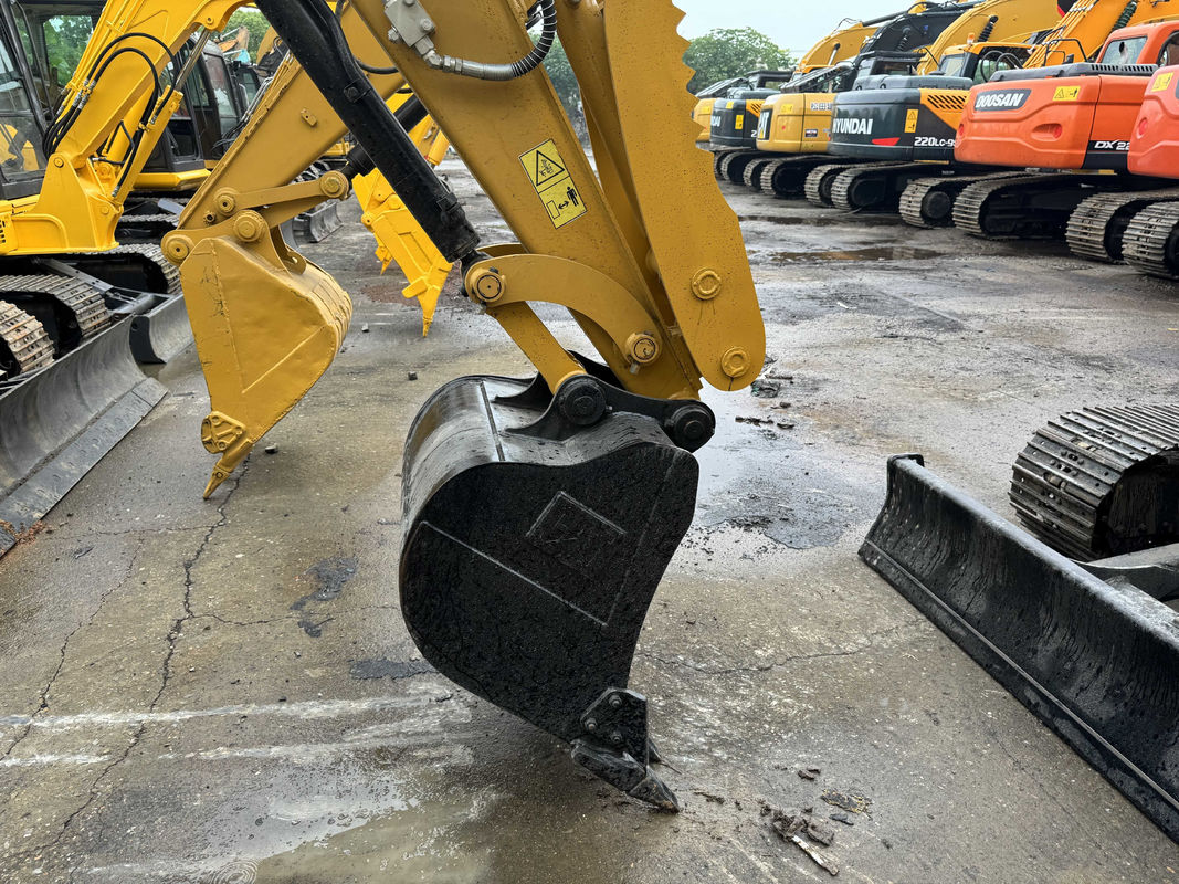 Gebrauchtes Krabblerbagger CAT306/Originalmotor in Japan gefertigt